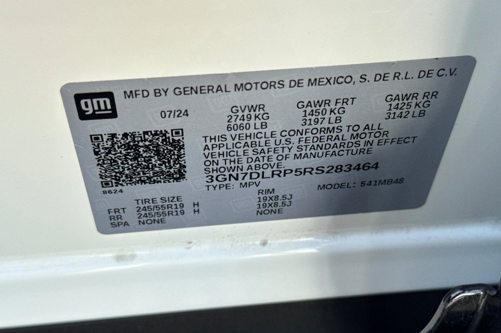 Certified 2024 Chevrolet Equinox EV LT FWD image 33