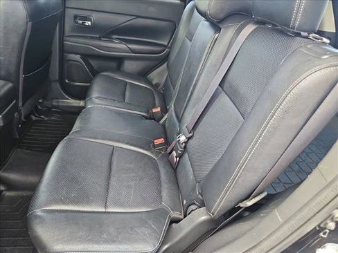 Used 2016 Mitsubishi Outlander GT image 19
