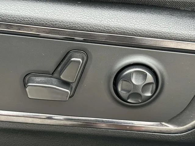 Used 2024 RAM 1500 Limited AWD/4WD image 35