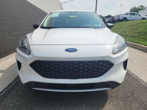 Certified 2022 Ford Escape SE w/ Convenience Package AWD/4WD image 2