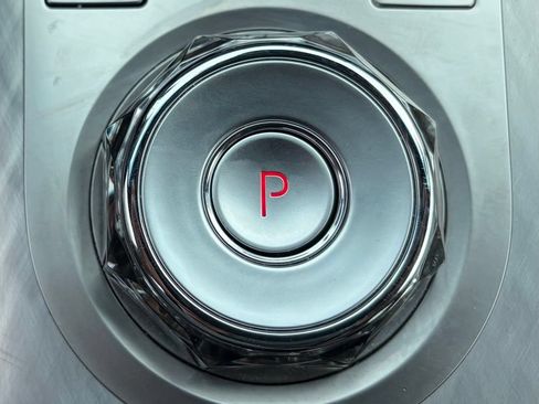 Certified 2026 Genesis GV70 2.5T Sport Prestige AWD/4WD image 14