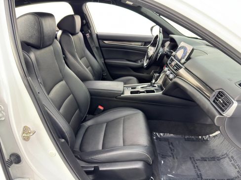 Used 2019 Honda Accord Sport image 13