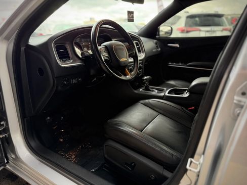 Used 2019 Dodge Charger SXT w/ Leather Interior Group RWD image 9