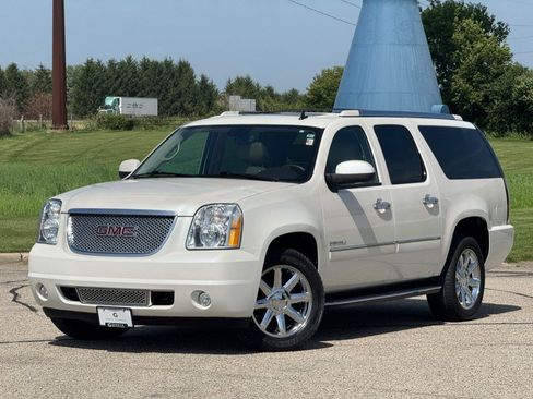 Used 2010 GMC Yukon XL Denali AWD/4WD image 1