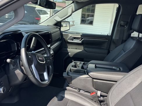 Used 2025 GMC Sierra 1500 SLT RWD image 6