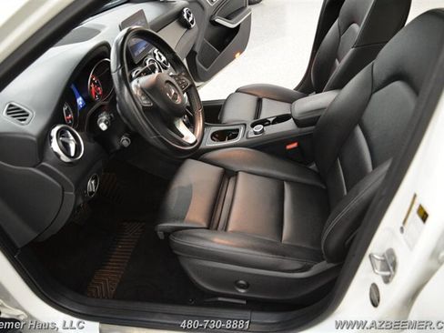 Used 2018 Mercedes-Benz GLA 250 4MATIC w/ Premium Package image 15