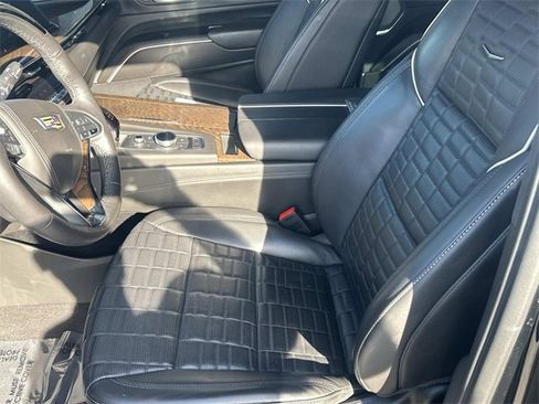 Certified 2023 Cadillac Escalade Premium Luxury Platinum w/ Heavy-Duty Trailer Package image 23