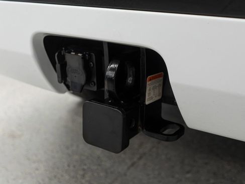 Used 2024 Land Rover Discovery Dynamic SE image 46