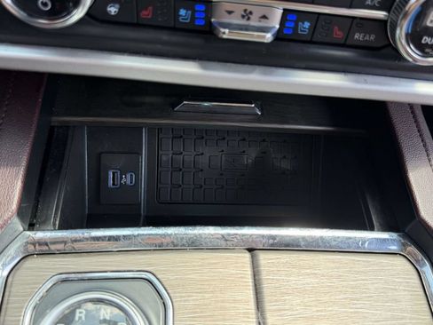 Used 2022 Ford Expedition Limited AWD/4WD image 29