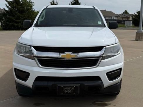 Used 2017 Chevrolet Colorado W/T w/ WT Convenience Package AWD/4WD image 8