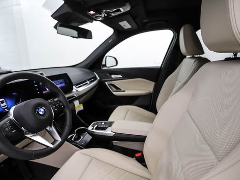 Used 2025 BMW X1 xDrive28i w/ Convenience Package image 11