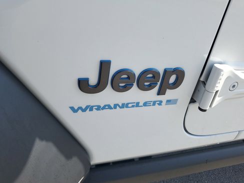 Used 2024 Jeep Wrangler Unlimited Rubicon 4xe w/ Safety Group AWD/4WD image 31