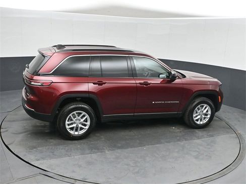 New 2025 Jeep Grand Cherokee Laredo image 29