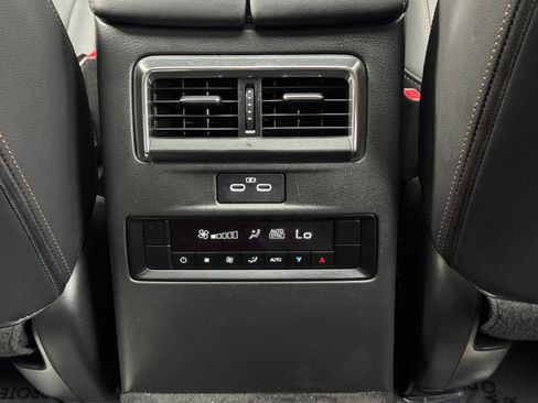 Used 2024 MAZDA CX-90 Plug-In Hybrid w/ Preferred AWD/4WD image 34