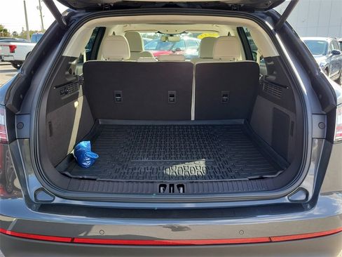 Certified 2022 Lincoln Nautilus Black Label image 7