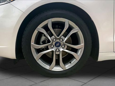 Used 2020 Ford Fusion SEL FWD image 11
