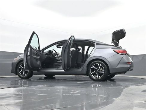 Used 2024 Nissan Sentra SV image 30