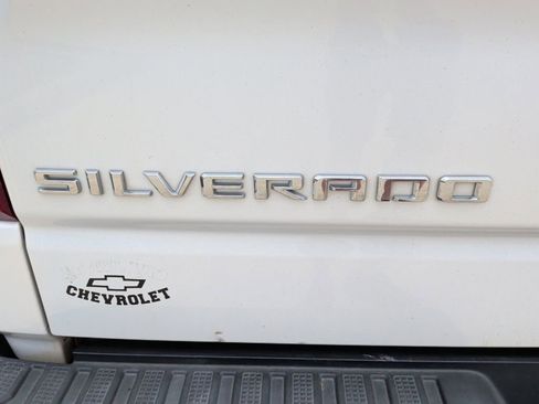 Used 2019 Chevrolet Silverado 1500 LT w/ Texas Edition image 37
