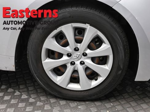 Used 2022 Toyota Corolla LE FWD image 31