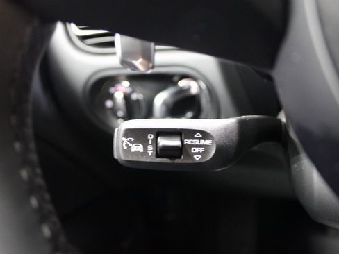 Used 2025 Porsche Macan image 29