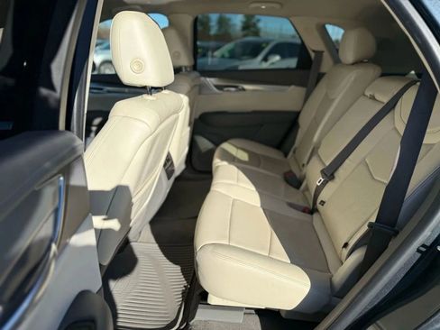 Used 2020 Cadillac XT5 Premium Luxury AWD/4WD image 13