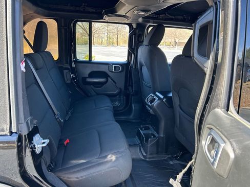 Used 2018 Jeep Wrangler Unlimited Sport S image 52