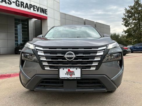 Used 2025 Nissan Rogue SV AWD/4WD image 3