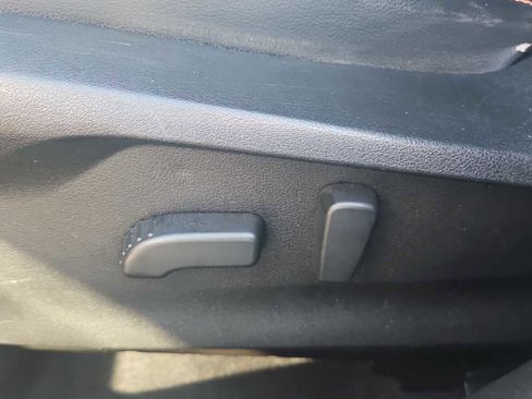 Used 2019 Subaru Crosstrek 2.0i Limited w/ Moonroof Package w/Navigation image 14