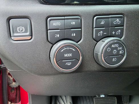 Used 2025 Chevrolet Silverado 1500 LTZ w/ Technology Package AWD/4WD image 24
