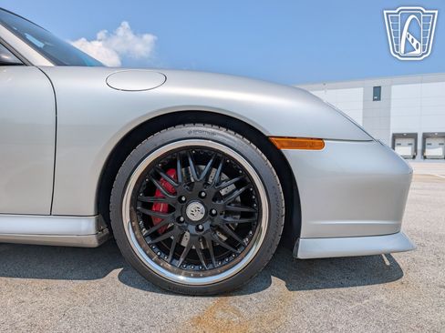 Used 2004 Porsche 911 Carrera 4S image 40