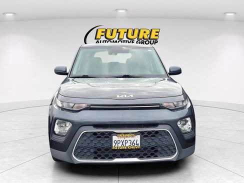 Used 2022 Kia Soul LX w/ Technology Package FWD image 2