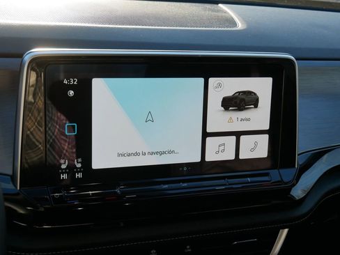 Used 2025 Volkswagen Atlas Cross Sport SE image 18