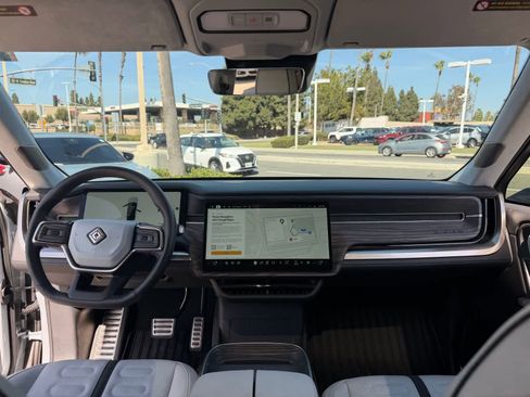 Used 2023 Rivian R1S Adventure AWD/4WD image 18