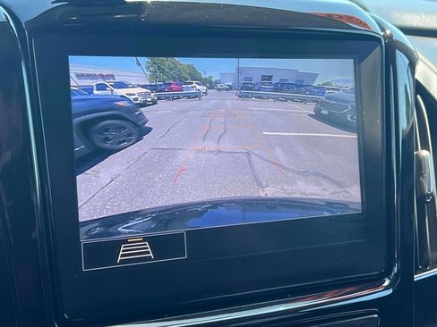 Used 2020 Chevrolet Traverse LT w/ Driver Confidence II Package AWD/4WD image 35