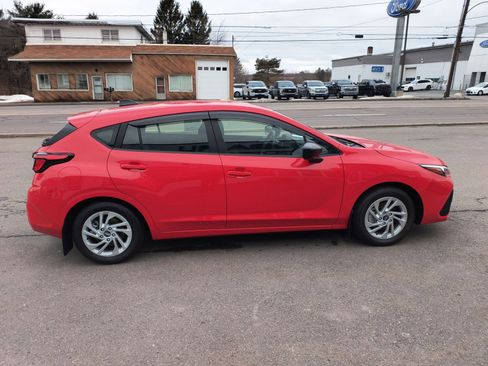 Certified 2025 Subaru Impreza 2.0i image 9