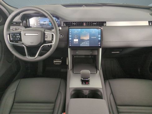 New 2025 Land Rover Discovery Sport Dynamic SE image 13