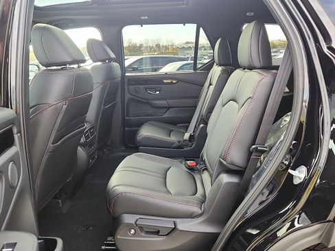 New 2025 Honda Pilot TrailSport image 6