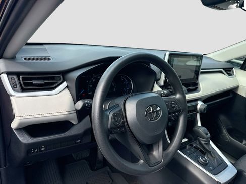 Used 2025 Toyota RAV4 XLE w/ Convenience Package AWD/4WD image 9