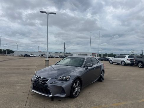 Used 2017 Lexus IS 200t w/ Premium Package RWD image 8