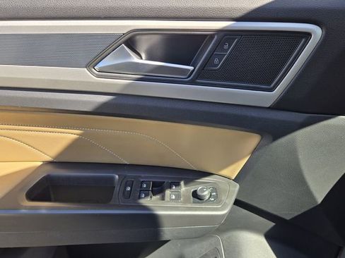 Certified 2023 Volkswagen Atlas Cross Sport SE FWD image 29