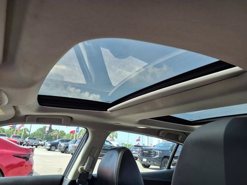 Used 2017 Nissan Maxima Platinum w/ Medallion Package FWD image 22
