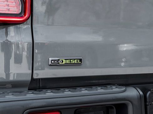 Used 2021 Jeep Gladiator Rubicon AWD/4WD image 18