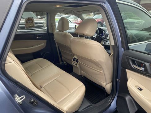 Used 2016 Subaru Outback 2.5i Limited image 16