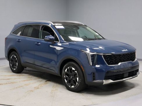 Used 2025 Kia Sorento S w/ Panoramic Sunroof Package FWD image 1