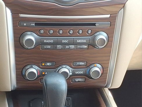 Used 2018 Nissan Pathfinder Platinum AWD/4WD image 18