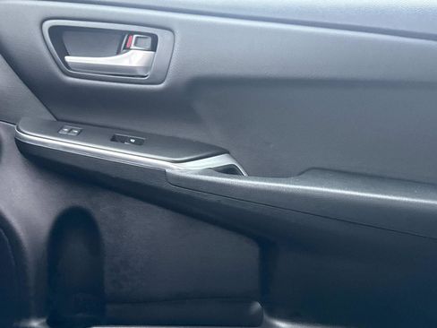 Used 2017 Toyota Camry LE image 20