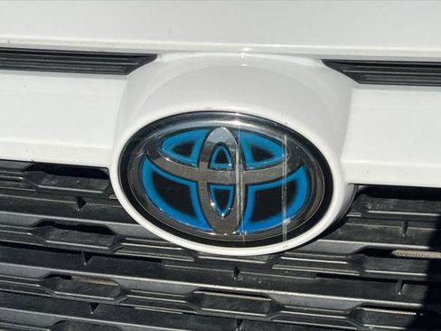 Certified 2022 Toyota RAV4 XLE w/ Convenience Package AWD/4WD image 13