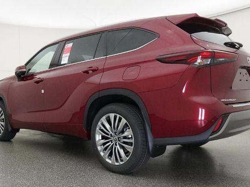 New 2026 Toyota Highlander Platinum AWD/4WD image 21