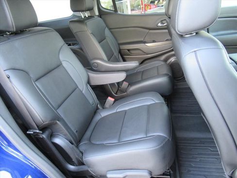 Used 2023 GMC Acadia SLT w/ Preferred Package image 32