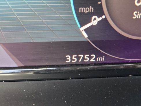 Used 2024 Volkswagen Atlas Cross Sport SE image 27